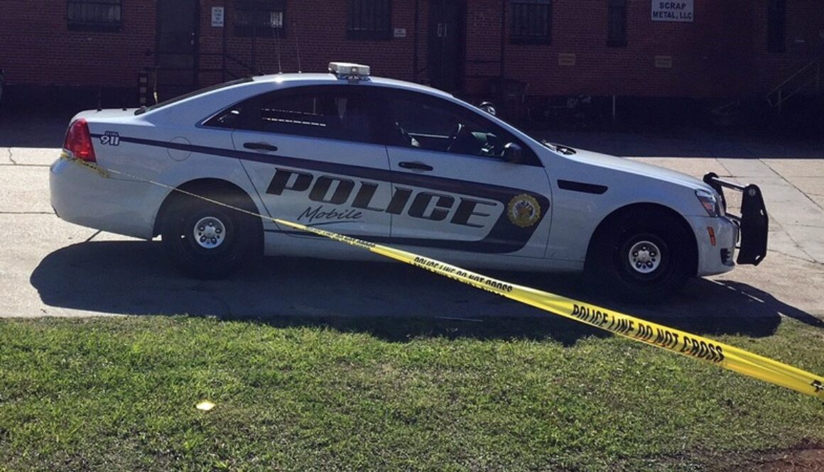 Mobile Police Pursuit Ends in Crash That Injures Several Persons