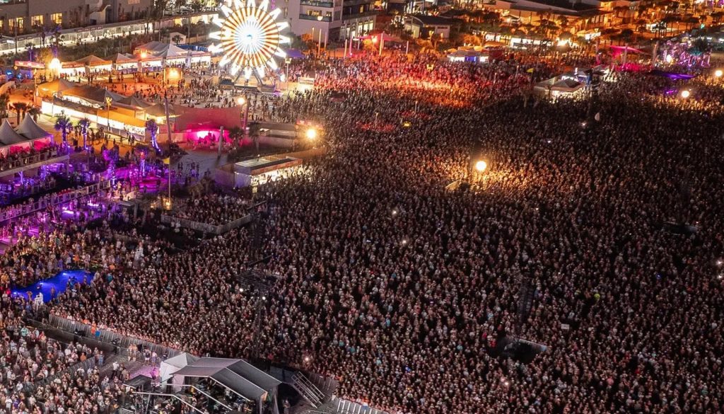 Residents and Business Owners in Gulf Shores All For Holding Future Concerts on the Beach