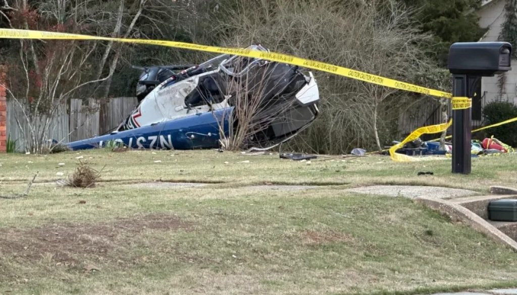Medical Helicopter Crashes in Evergreen-2 Hurt