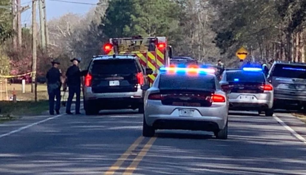 One Dead, Semmes Police Officer Injured in Wreck