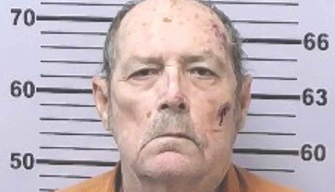 Elderly Mobile Man Exposes Himself to Child