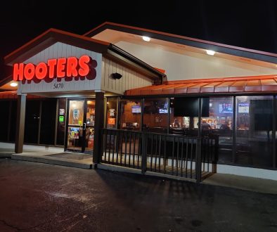 Hooters Restaurant Changing Server’s Uniform and Becoming More “Family Friendly”