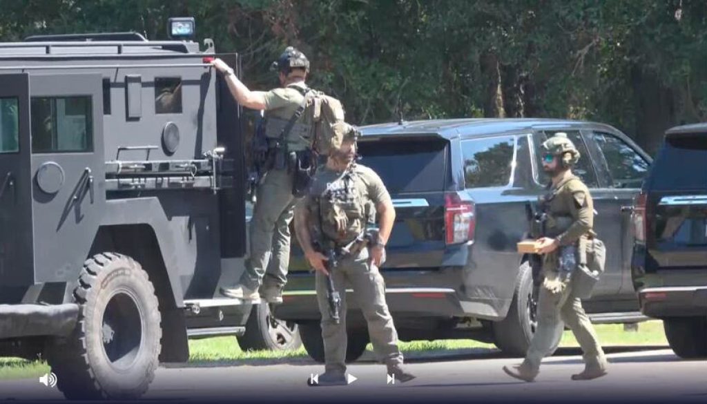 Mobile Police Respond to Apartment Standoff