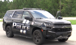 3 Car Wreck on Battleship Parkway Traps Two People