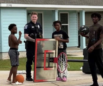 Robertsdale Police Officer’s Small Gesture Doesn’t Go Unnoticed